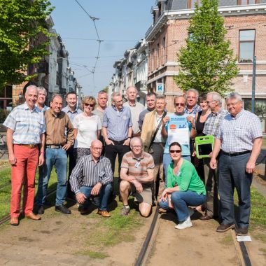 Groepsfoto verwarmingscoaches tijdens het afsluitend moment - eerste lentedag