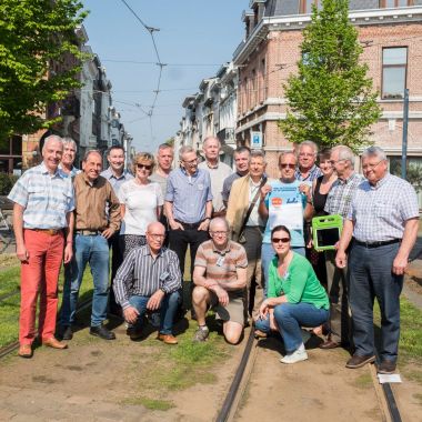 Groepsfoto verwarmingscoaches tijdens het afsluitend moment - eerste lentedag