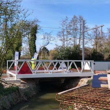 Plaatsing fietsbrug over Scheppelijke Neet in Mol