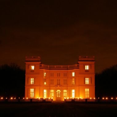 Nachtfoto van Kasteel d'Ursel helemaal belicht 