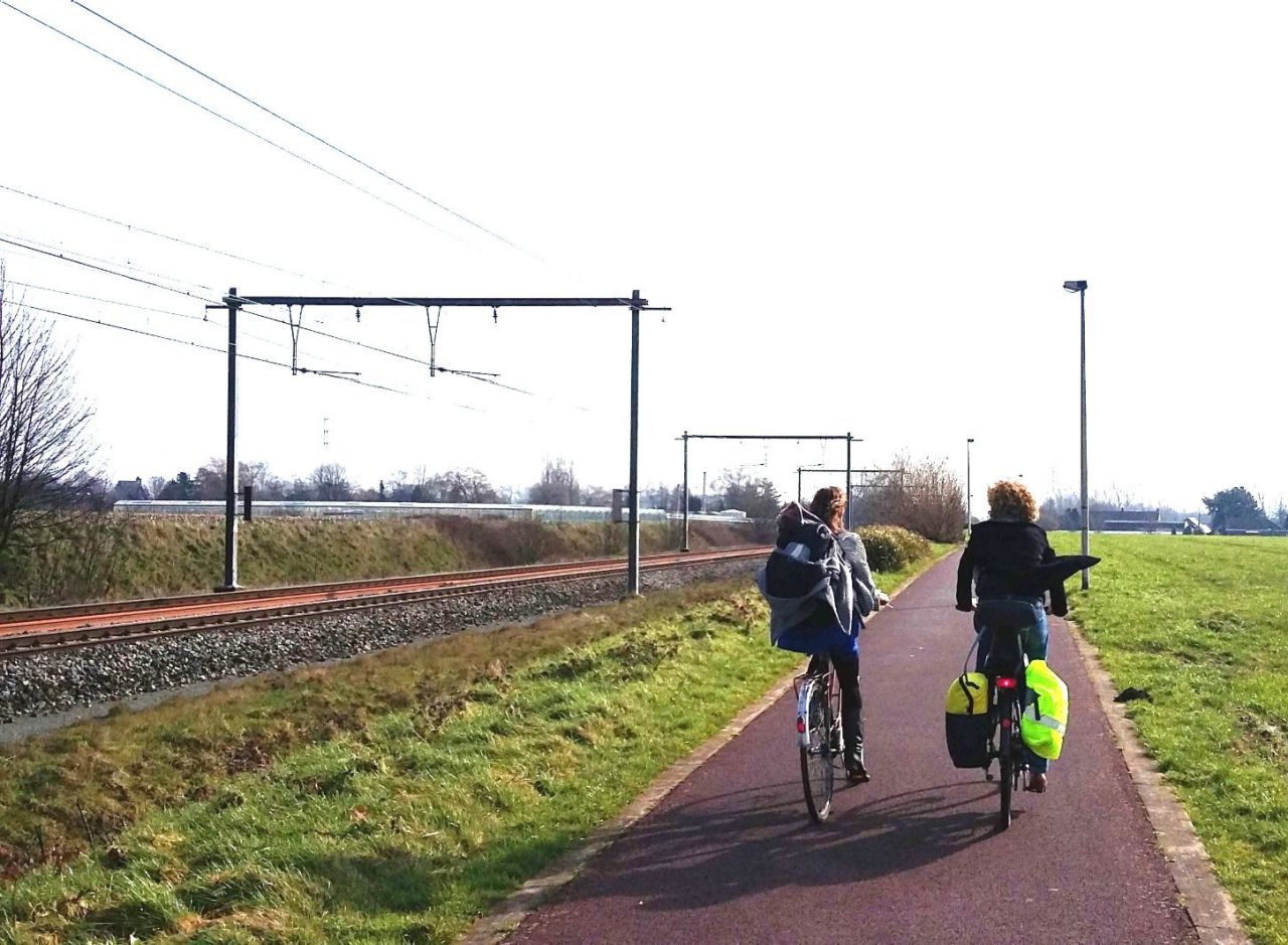 2 fietsers op de fietsostrade Antwerpen-Lier