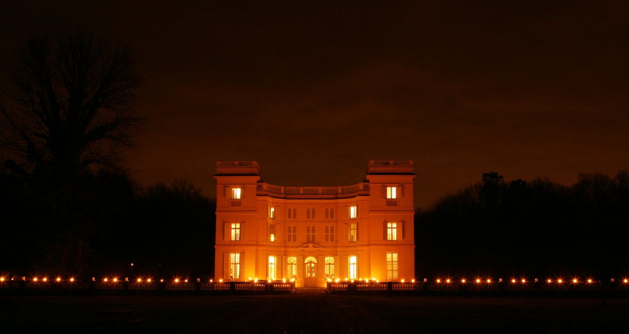 Nachtfoto van Kasteel d'Ursel helemaal belicht 